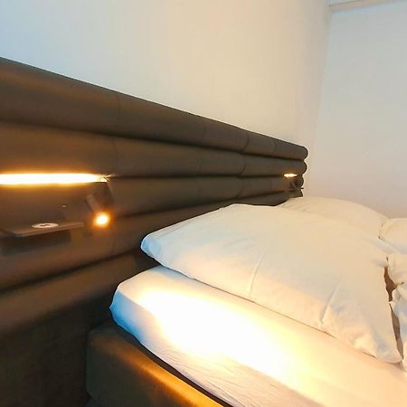 Helles Zimmer Mit Kingsize-Bett Мангейм Экстерьер фото