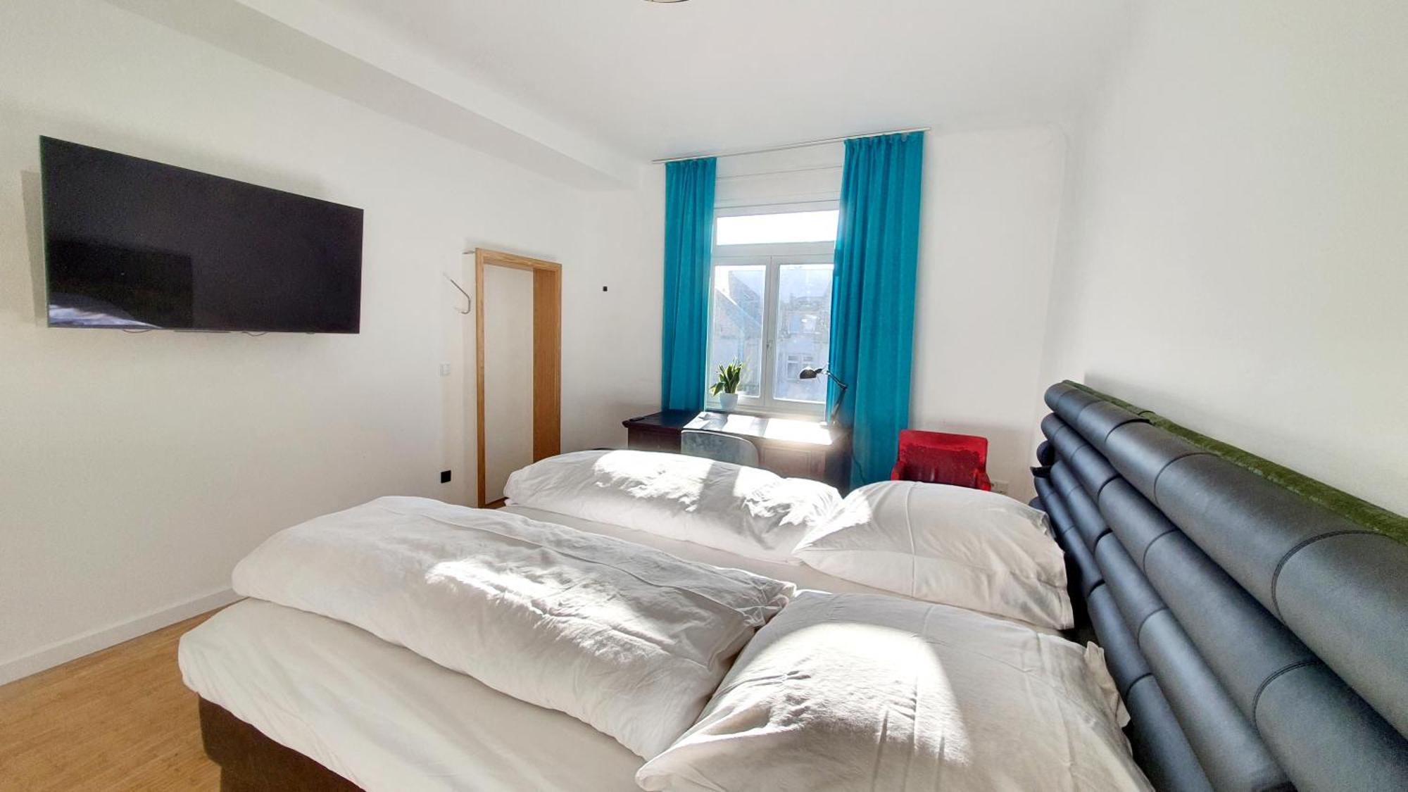 Helles Zimmer Mit Kingsize-Bett Мангейм Экстерьер фото